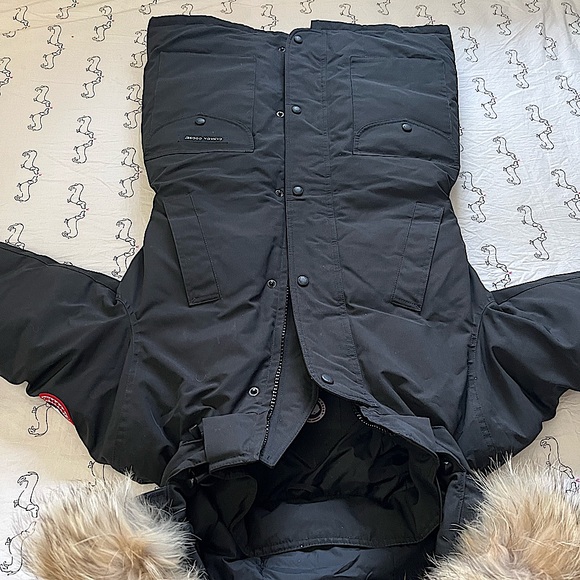 Canada goose Trillium Parka. - Picture 7 of 8